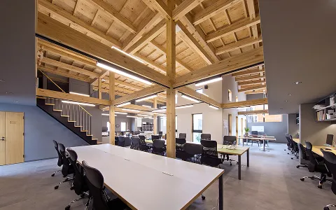 アーキテックスの本社はSE 構法による木造3階建てです