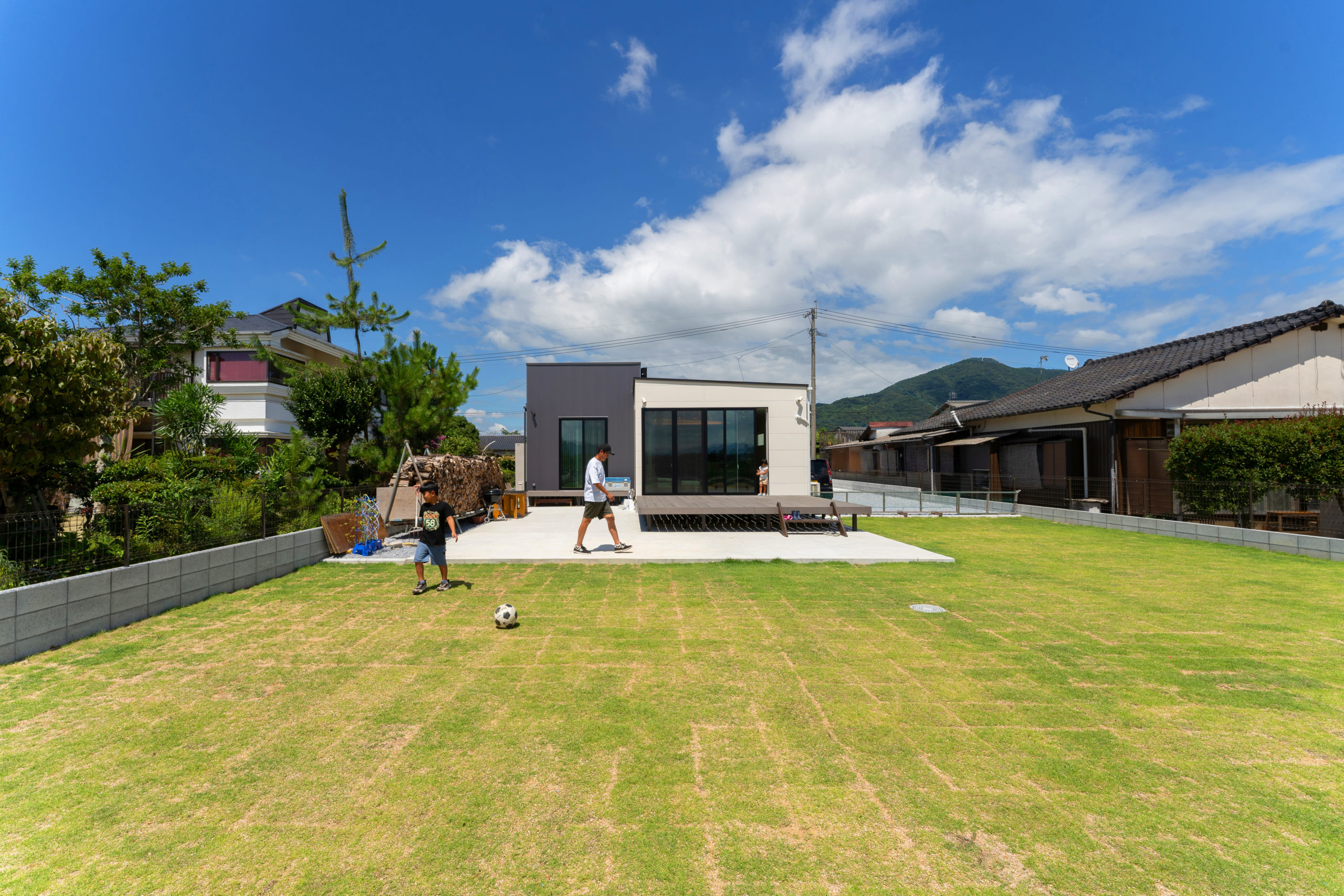 5人家族がのびやかに暮らすホテルライクな平屋